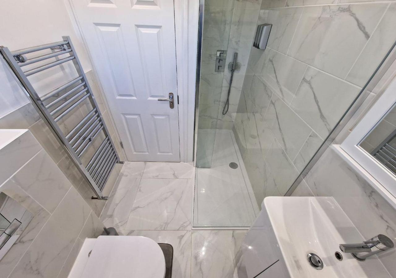 Private Room In London Enfield With Parking Esterno foto