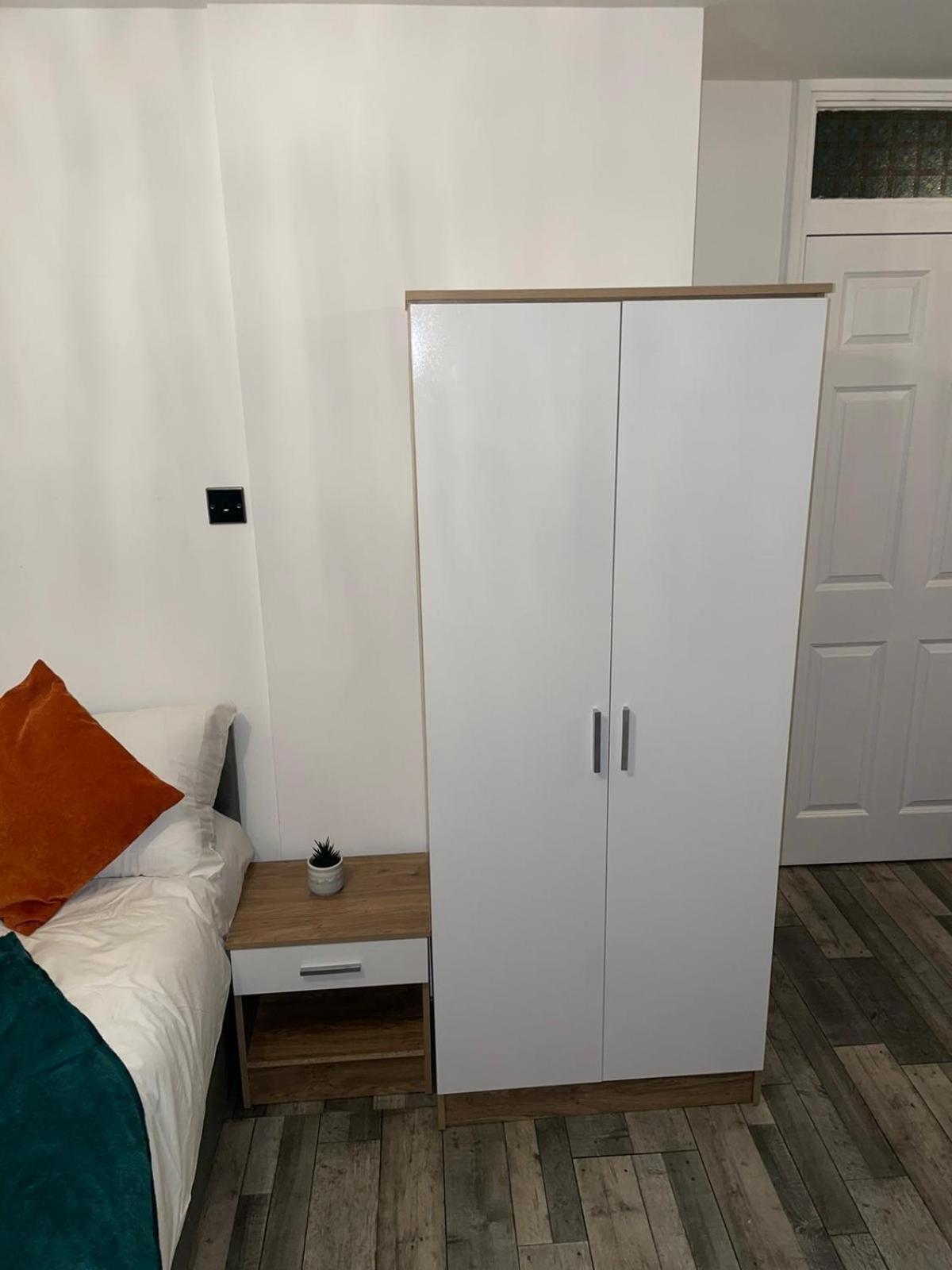 Private Room In London Enfield With Parking Esterno foto