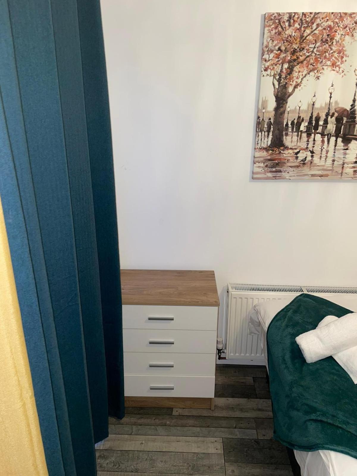 Private Room In London Enfield With Parking Esterno foto