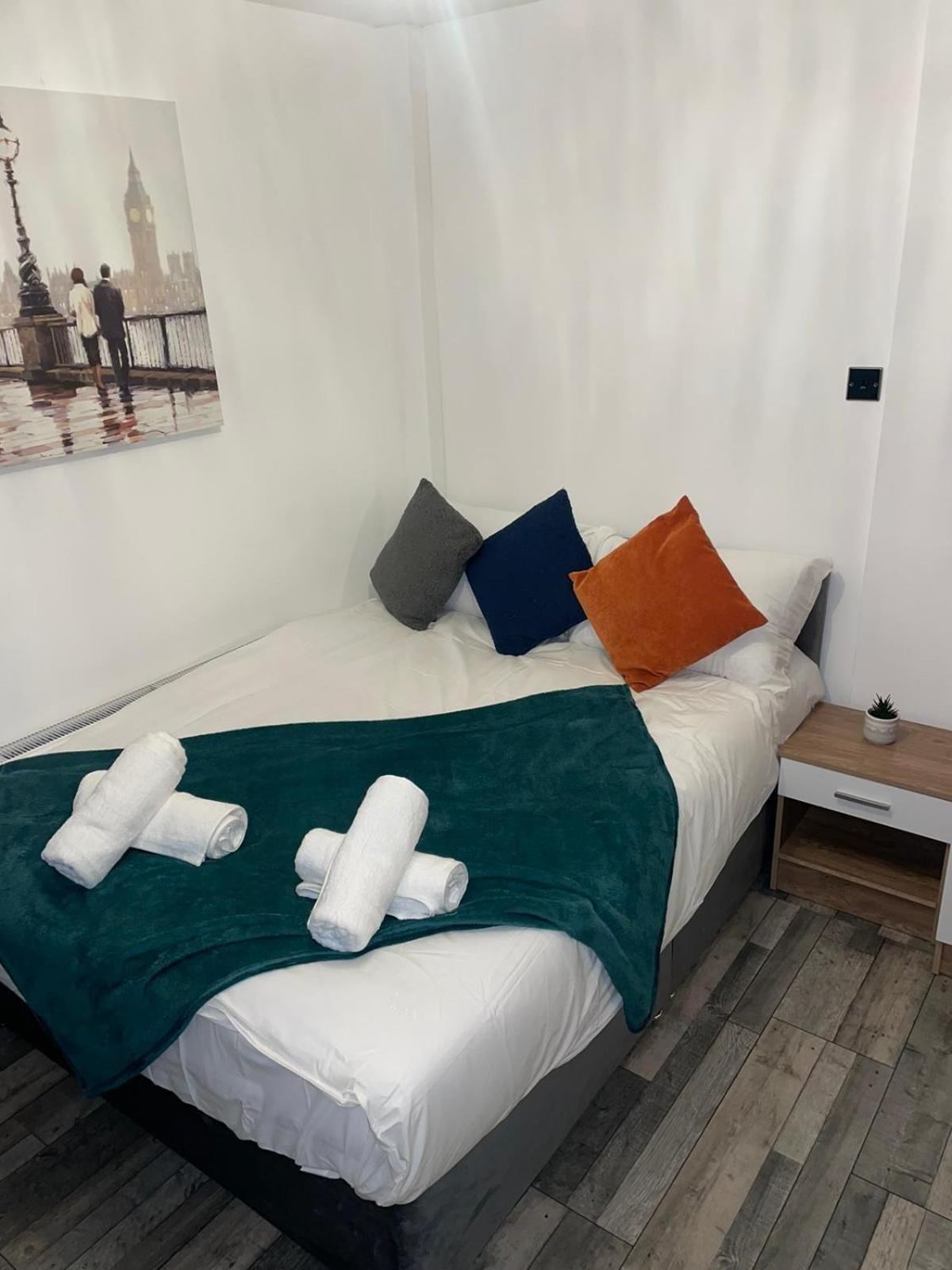 Private Room In London Enfield With Parking Esterno foto